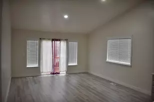 112 W Crystal Bay Dr, Stansbury Park, UT 84074 - Photo 6