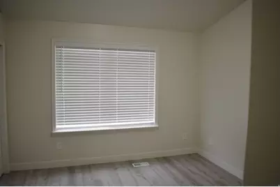 112 W Crystal Bay Dr, Stansbury Park, UT 84074 - Photo 8