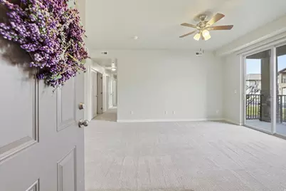 281 W 650 N #B, Centerville, UT 84014 - Photo 4
