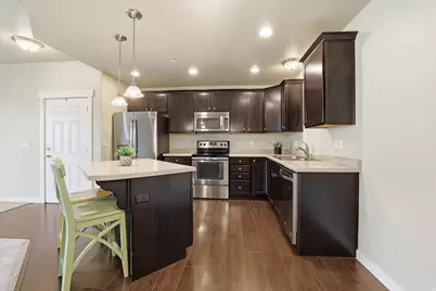 281 W 650 N #B, Centerville, UT 84014 - Photo 10