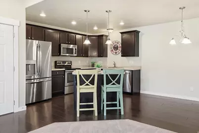 281 W 650 N #B, Centerville, UT 84014 - Photo 1