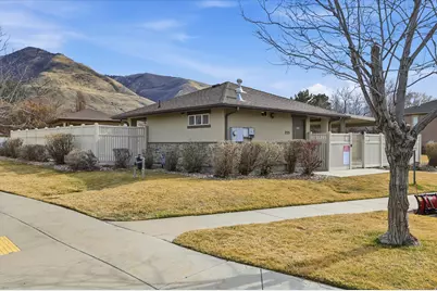 281 W 650 N #B, Centerville, UT 84014 - Photo 36