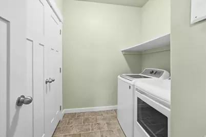 281 W 650 N #B, Centerville, UT 84014 - Photo 24