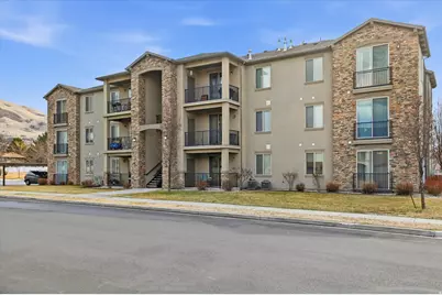 281 W 650 N #B, Centerville, UT 84014 - Photo 2