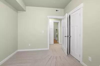 281 W 650 N #B, Centerville, UT 84014 - Photo 22