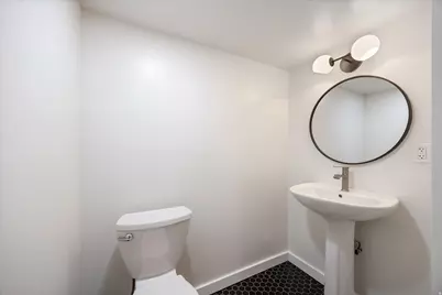 8485 S Harvard Park Dr, Sandy, UT 84094 - Photo 16