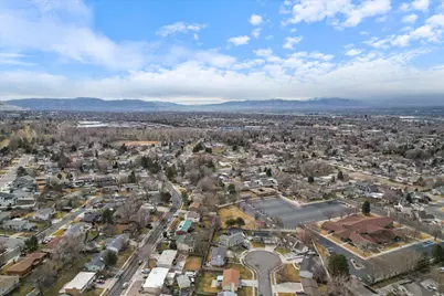 8485 S Harvard Park Dr, Sandy, UT 84094 - Photo 32