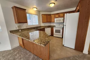 117 E Calbourne Ln, Sandy, UT 84070 - Photo 2