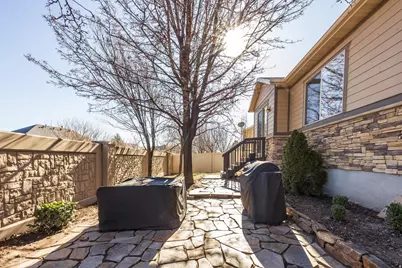 11181 S Village Grove Ln, South Jordan, UT 84095 - Photo 32