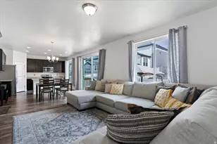 3176 N 1450 E, Layton, UT 84040 - Photo 6