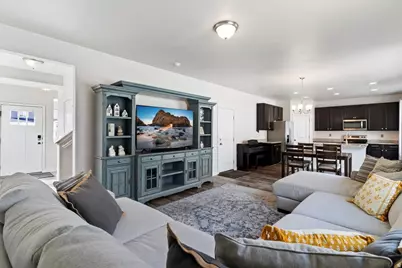 3176 N 1450 E, Layton, UT 84040 - Photo 4