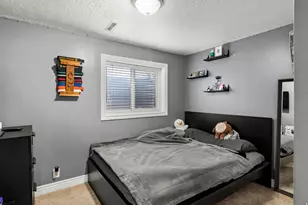 2170 E Borg Ct, Sandy, UT 84092 - Photo 32