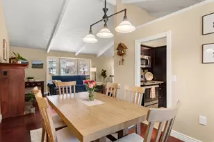 2170 E Borg Ct, Sandy, UT 84092 - Photo 10