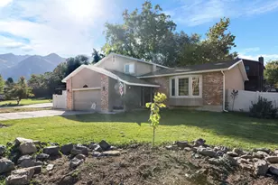 2170 E Borg Ct, Sandy, UT 84092 - Photo 2