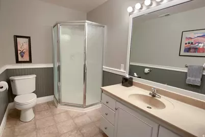 1653 E Crescent View Circle Cir, Sandy, UT 84092 - Photo 26