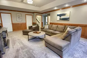 1653 E Crescent View Circle Circle, Sandy, UT 84092 - Photo 20