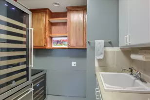 1653 E Crescent View Circle Circle, Sandy, UT 84092 - Photo 28