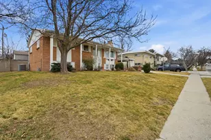 7125 S Ponderosa Dr, Cottonwood Heights, UT 84121 - Photo 2