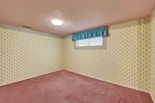 304 W 2300 S, Bountiful, UT 84010 - Photo 20