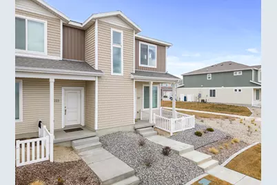 227 N Riverside Dr, Saratoga Springs, UT 84045 - Photo 2