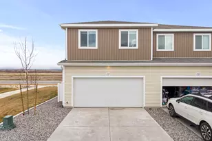 227 N Riverside Dr, Saratoga Springs, UT 84045 - Photo 4