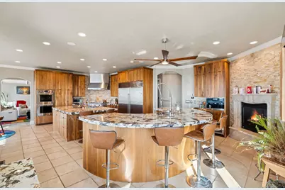 941 N Sandhurst Dr E, Salt Lake City, UT 84103 - Photo 40