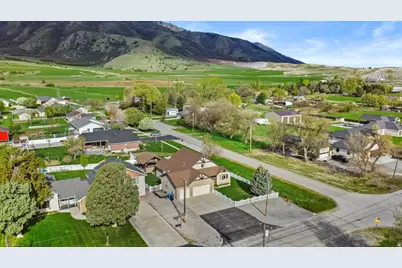 507 S 200 W, Wellsville, UT 84339 - Photo 32