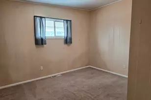 318 S 600 E, Price, UT 84501 - Photo 10