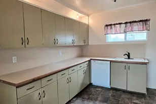 318 S 600 E, Price, UT 84501 - Photo 4