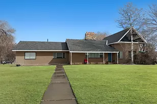 295 S State St, Ferron, UT 84523 - Photo 1