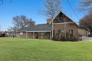 295 S State St, Ferron, UT 84523 - Photo 2