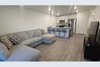 1048 E Scuttlebutt Ln, Saratoga Springs, UT 84045 - Photo 4