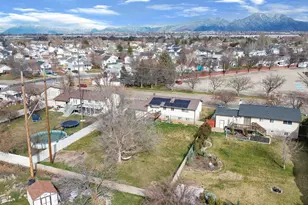 2181 S Katies Way, Clearfield, UT 84015 - Photo 32