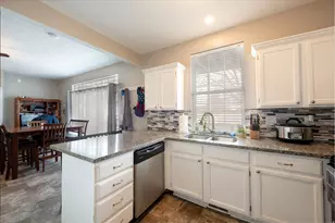 5385 S New Hampton Dr W, Murray, UT 84123 - Photo 8