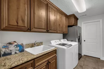 2551 S Honey Bee Cir, Washington, UT 84780 - Photo 20