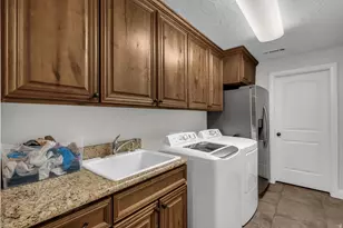 2551 S Honey Bee Cir, Washington, UT 84780 - Photo 20