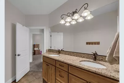 2551 S Honey Bee Cir, Washington, UT 84780 - Photo 30