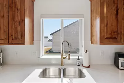 852 N 930 W, Tremonton, UT 84337 - Photo 16