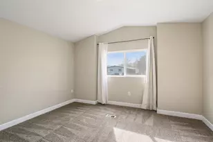 11265 S Crescent Park Cir E, Sandy, UT 84094 - Photo 8