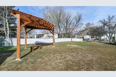 11265 S Crescent Park Cir E, Sandy, UT 84094 - Photo 16