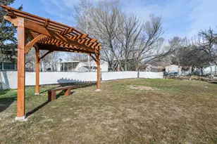 11265 S Crescent Park Cir E, Sandy, UT 84094 - Photo 16