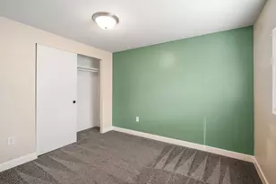 11265 S Crescent Park Cir E, Sandy, UT 84094 - Photo 14