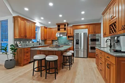 6669 S Anne Marie Dr, Cottonwood Heights, UT 84121 - Photo 10