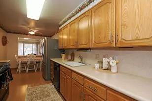 2278 E Carriage Ln S, Holladay, UT 84117 - Photo 14