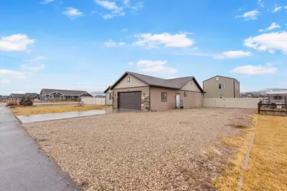 1527 S Uinta View Cir, Francis, UT 84036 - Photo 2
