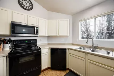2101 N Morning Star Dr #C10, Saratoga Springs, UT 84045 - Photo 12