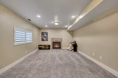 1695 E Ensign Pl, Cottonwood Heights, UT 84121 - Photo 20