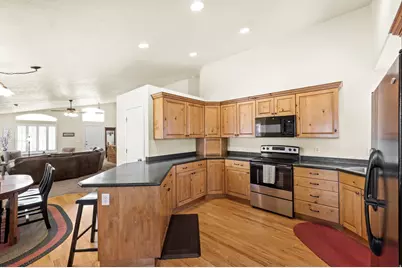 7432 S Green Berry Ct E, Midvale, UT 84047 - Photo 8