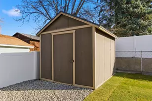 8583 S Harvard Park Dr, Sandy, UT 84094 - Photo 40