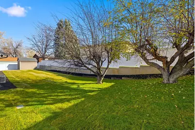 8583 S Harvard Park Dr, Sandy, UT 84094 - Photo 42